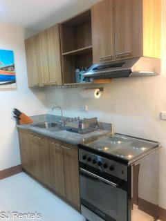 2 Bedroom Condo @ Midpoint Residences w/ City View - 1