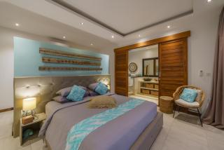 Villa Cuatro : Amazing 3BR Villa in Seminyak - Perfect Location - Seminyak - 2