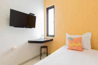 Sans Hotel Box Mansion Surabaya by RedDoorz - 6