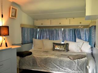 Excelsior Airstream Glamping - Porterville - 8