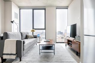 W Loop Studio w Pool Gym nr Restaurant Row CHI-283 - 0