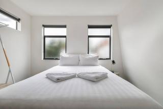 Two-Storey, Leafy Garden Retreat near the CBD - Melbourne - 1