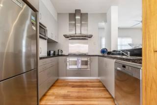 The Poppy - Townhouse Chic with Country Flair - 7