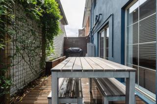 Big Blue - A Sunny Escape near Port Melbourne Beach - 8