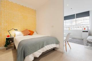 Stylish Treetop Escape on Buzzing Swanston Street - Melbourne - 7
