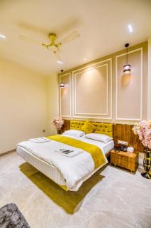 La Hotel Metro near BKC - Bombay - 5