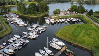 AquaHome - Woudrichem - Bijzonder overnachten op een houseboat aan de Afgedamde Maas - Woudrichem - 7