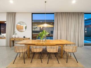 LUXE Poolside living, in the heart of Flinders - Flinders - 4