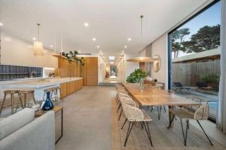 LUXE Poolside living, in the heart of Flinders - Flinders - 3