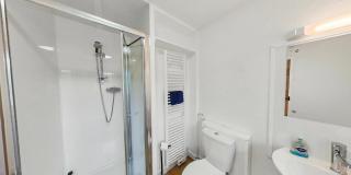 Pet Friendly 1Br Modernised Cottage with Fibre WiFi - 7