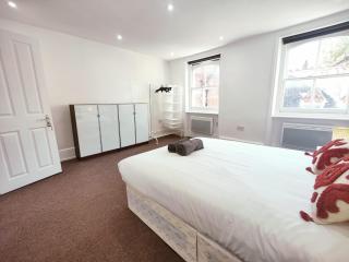 3 Bed Flat close to Liverpool st & Brick lane - London - 1