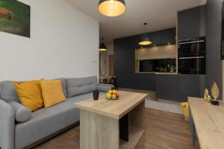Modern Apartment Home Cinema Experience by Noclegi Renters - Varsavia - 1