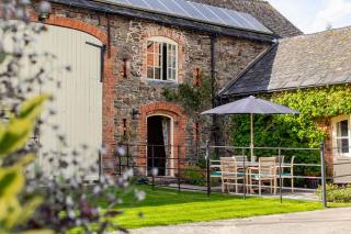Horseshoe Cottage Farm with Hot Tub - Leicester - 9