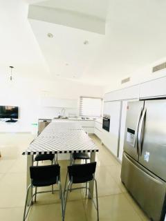 Stunning Penthouse with sea views and private heated pool - 9