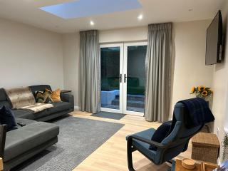 Pine View Holiday Home - Newcastle - 2