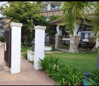 A Fully Furnished 2 bedroom unit with Internet and Netflix - 6