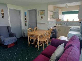 Cosy 2 Bed chalet Florida Holiday Park, Hemsby - Hemsby - 9
