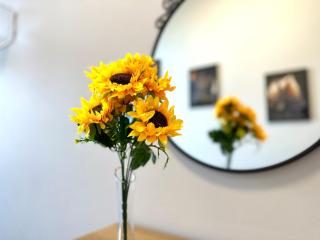 MMRent Sunflower Room - 4