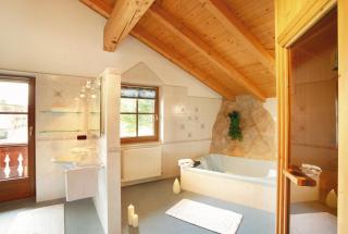 Landhaus Kostenzer mit Sauna - Fügen - 4