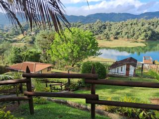 Beautiful Lake View Villa. Lake Access & Near Town - 9