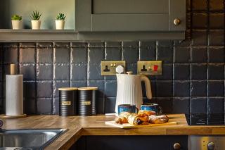 Stylish Romantic Country Escape near Chester - 1