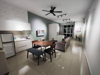 Twin Galaxy Studio 2Pax 5min to KSL CIQ - 9