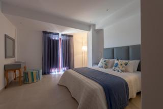 MAR n MAR CROWN HOTEL-SUITES - Kamari - 2