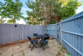 Skyvillion - COZY 3BED HOME IN Rochester, Kent With Free Parking and WiFi - REDUCED RATE FOR LONGER STAYS - 4