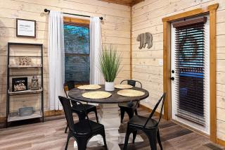 Cozy Cardinal - Sevierville - 6