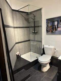 Chambre privée dans un MAS au centre du Village - Maubec - 3