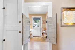 The Cowboy House - 8