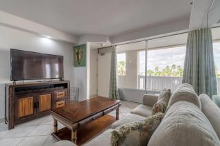 DBR Direct Oceanfront Condo, Daytona Beach, sleeps 4 - Daytona Beach - 1