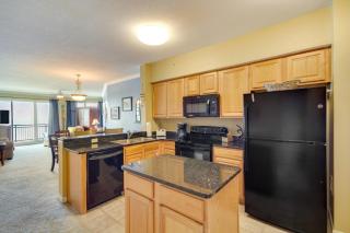 Beachfront Gulfport Vacation Rental with Balcony! - Gulfport - 1