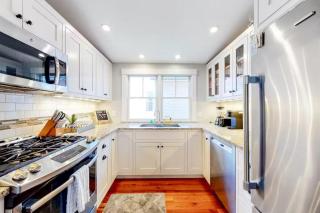 Queen's Vintage Cottage - Oak Bluffs - 6