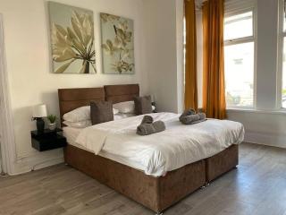 Captivating 1-Bed Apartment in Newport - Newport - 8