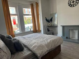 Captivating 1-Bed Apartment in Newport - Newport - 1