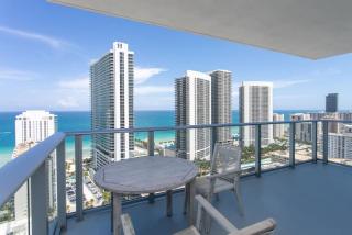 2BR & 2BA Corner Suite Ocean Views at Hyde Beach House - Hollywood - 8