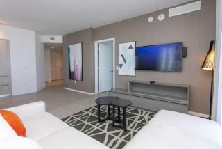 2BR & 2BA Corner Suite Ocean Views at Hyde Beach House - Hollywood - 3