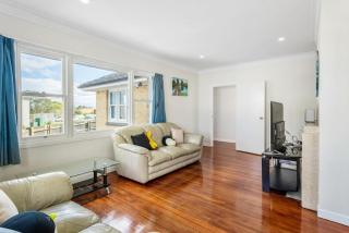 The Brickstone Home with Deck and Parking - Auckland - 8