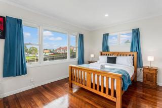 The Brickstone Home with Deck and Parking - Auckland - 1