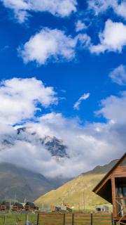 Cliffside cottage Kazbegi - Kazbegi - 6