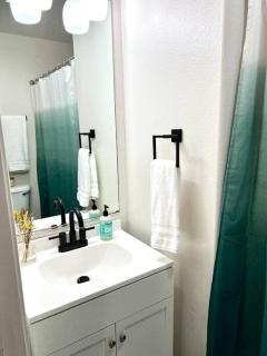 Contemporary Turnagain Townhome - Anchorage - 2