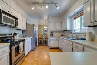 Spacious Aurora Retreat with Game Room and Hot Tub! - 4