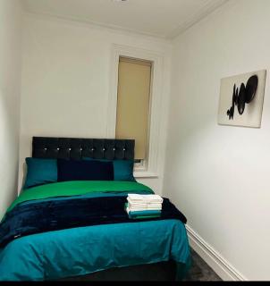 Bespoke 2 Bedroom Apt Derby City - 4