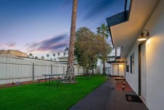 Beachside Bliss 2BR with Fast WiFi - 1