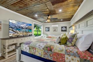 Shady Lane Lodge - Near Town & Wheelchair Access - Fredericksburg - 5