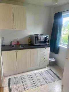 Liten eldre og koselig studiohybel - Svolvær - 2