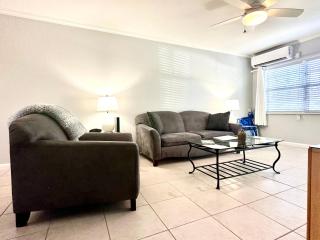 Snug Harbour View Condo #4 - George Town - 2