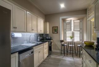 Melrose Apartment - 1