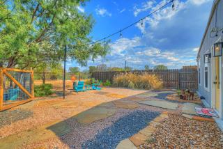 The Janis Bungalow w/Hot tub - Fredericksburg - 3